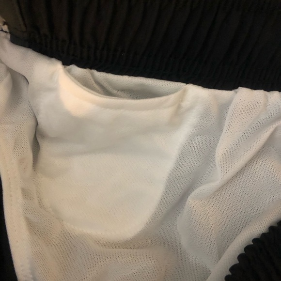 Atlanta Falcons Woman’s Nike Shorts Size XXL Standard fit Running Gym - Picture 4 of 5